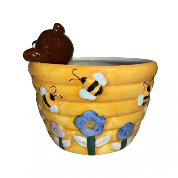 Adorable little bear planter, candy dish, key dish etc. - Picture 4 of 9